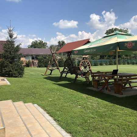 Gyongyvirag Panzio Bed and Breakfast Turia Exteriör bild