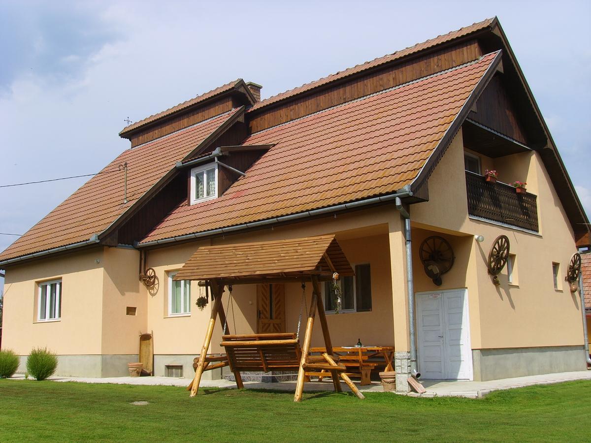 Gyongyvirag Panzio Bed and Breakfast Turia Exteriör bild
